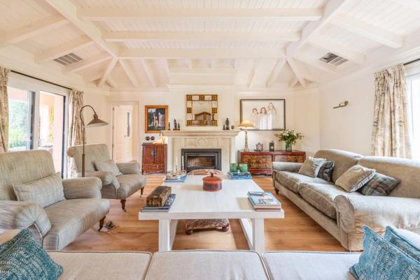 Chalet independiente en venta en Barrio Lomas de Marbella Club, Marbella
 photo 2