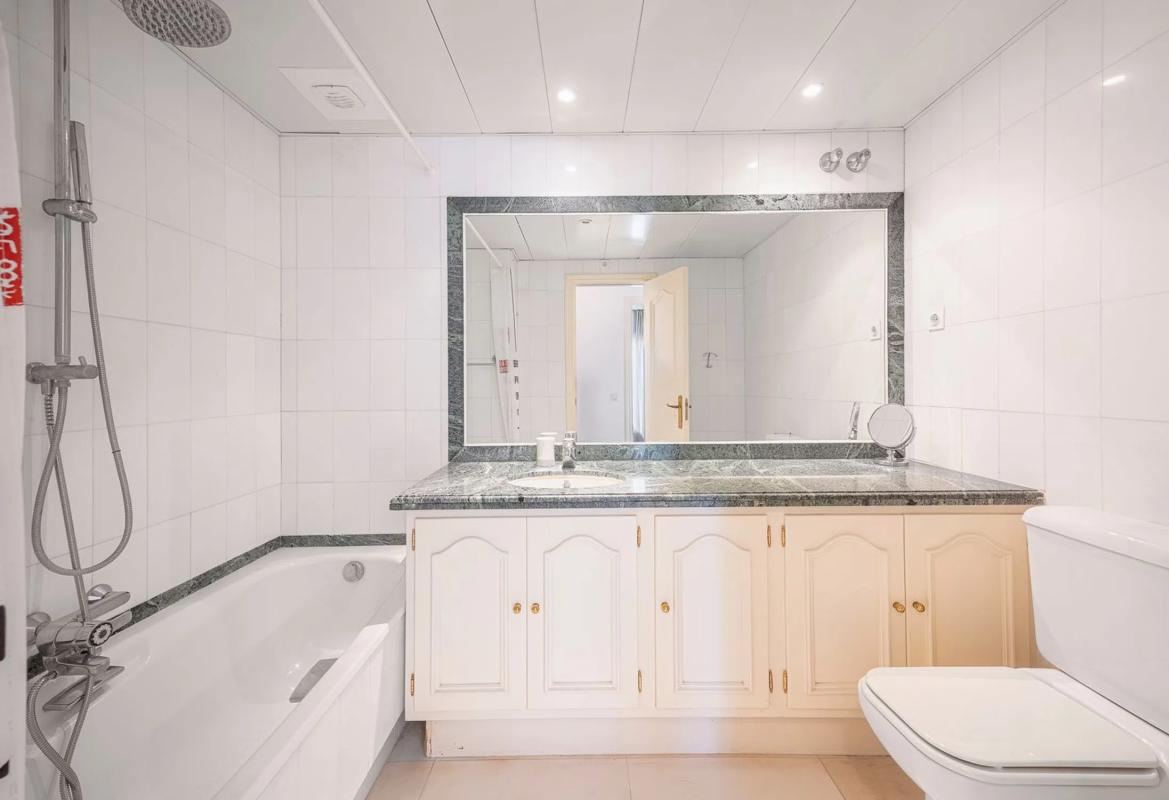 Venta de piso en CL SIERRA BERMEJA-LO MA CLUB, 97, Marbella
photo 2