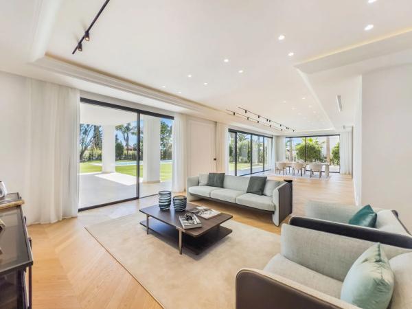 Chalet independiente en venta en Barrio Puente Romano, Marbella
 photo 3