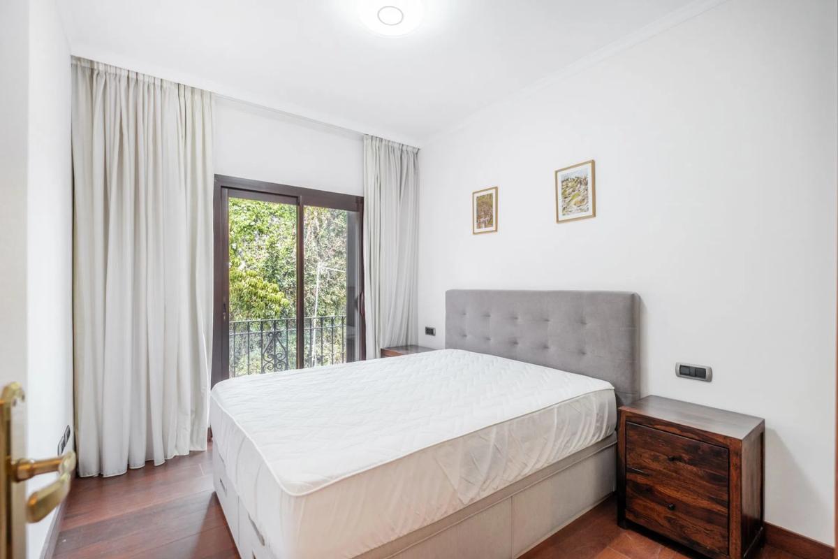 Venta de chalet adosado en Calle Algorta , Marbella photo 3