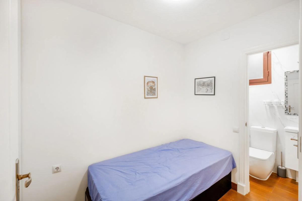 Venta de chalet adosado en Calle Algorta , Marbella photo 5