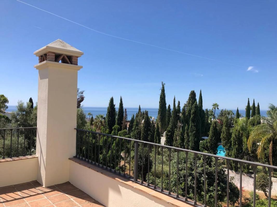 Sprzedaż niezależnego domku jednorodzinnego w Calle Monte Mayor s/n, Marbella photo 1