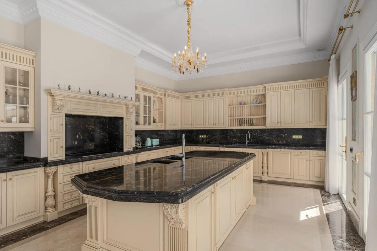 Venta de chalet independiente en Barrio Sierra Blanca, Marbella
 photo 2