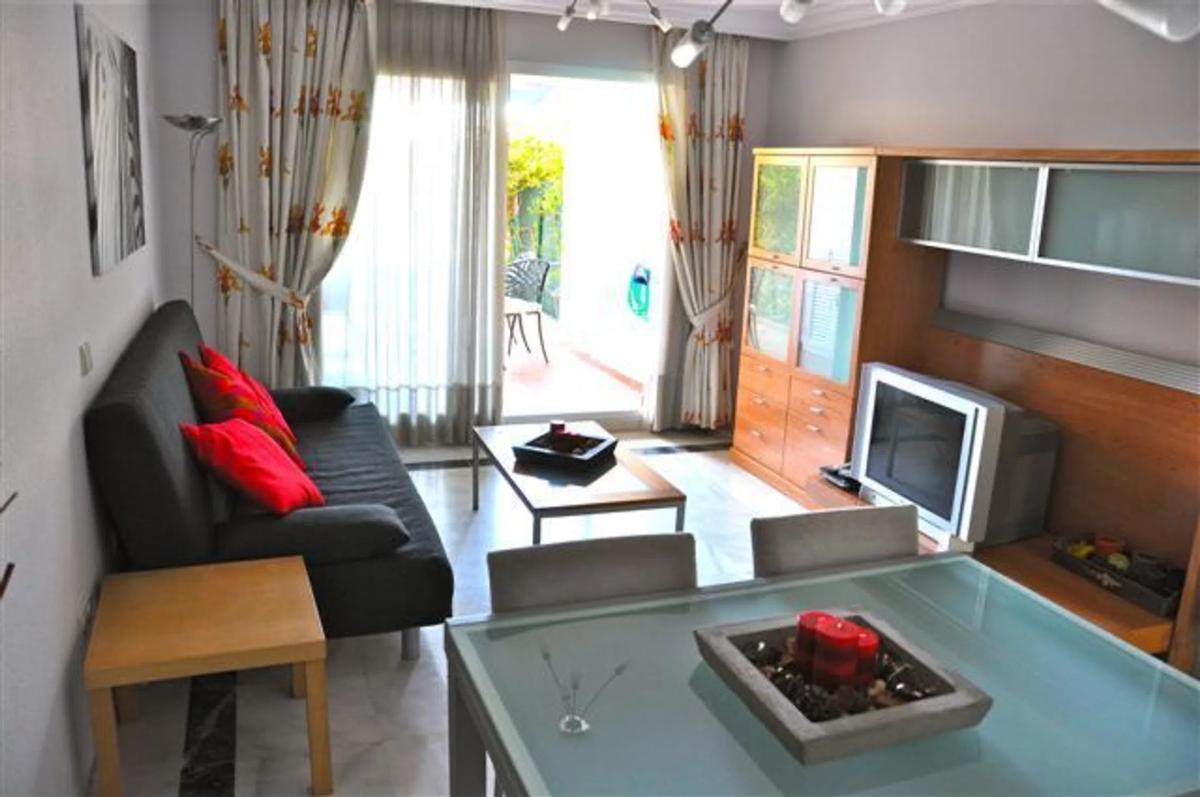 Sale of apartment in Barrio La Carolina-Guadalpín, Marbella
photo 2
