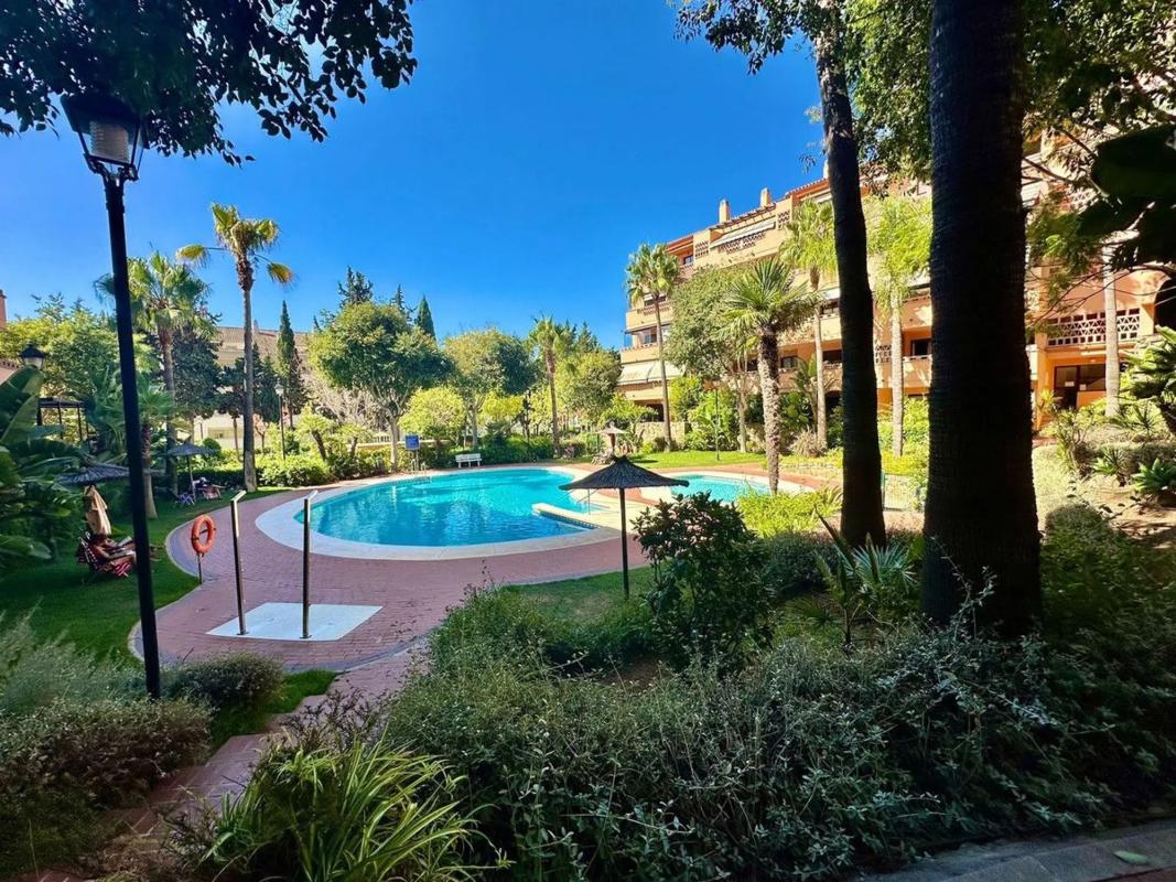 Venta de piso en Arrabal la Caridad, Marbella
photo 1