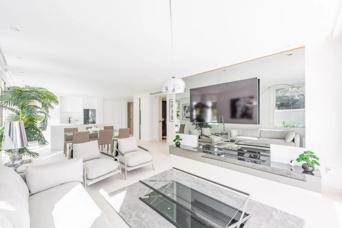 Sale of apartment in Barrio Puente Romano, Marbella
photo 2