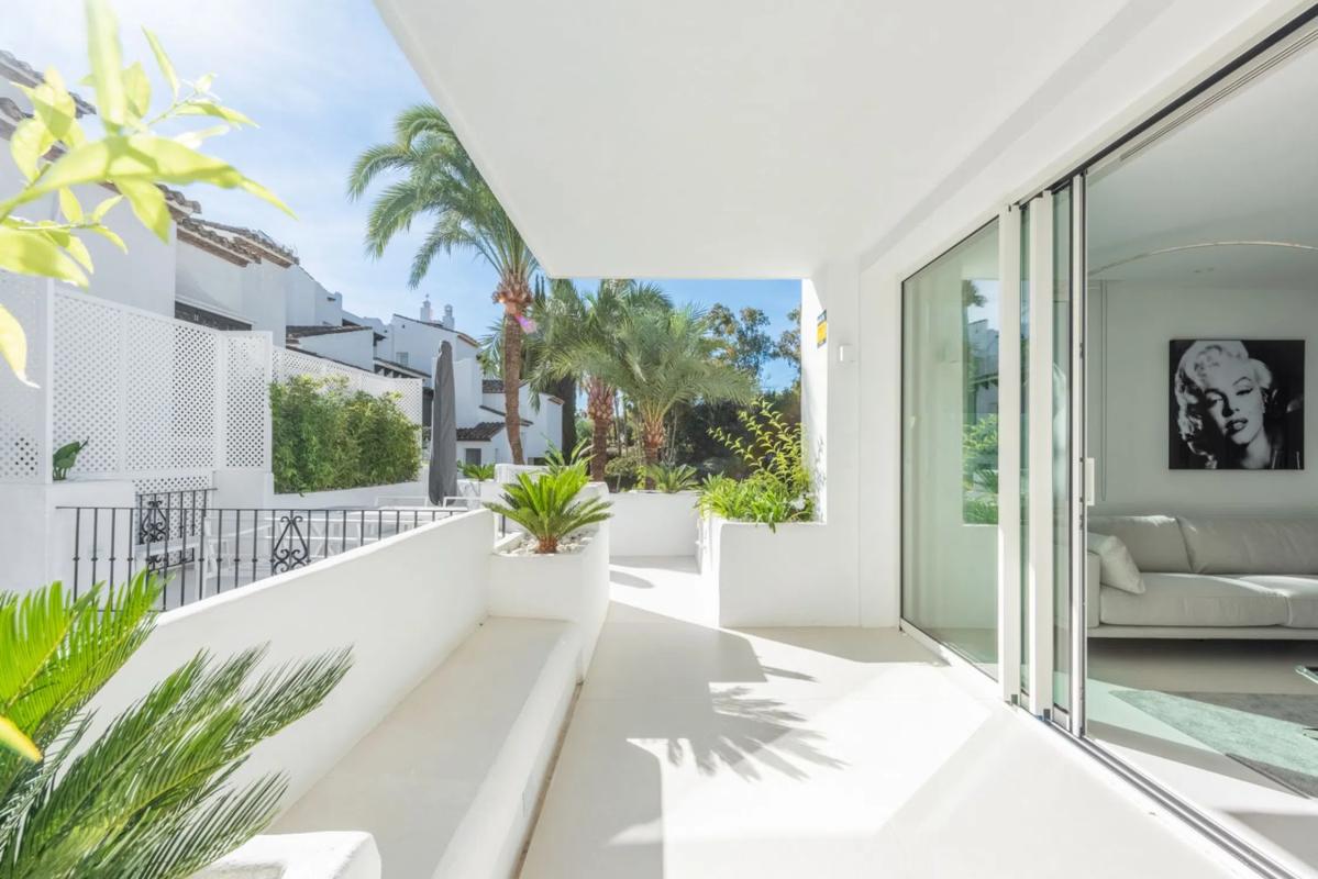 Sale of apartment in Barrio Puente Romano, Marbella
photo 3