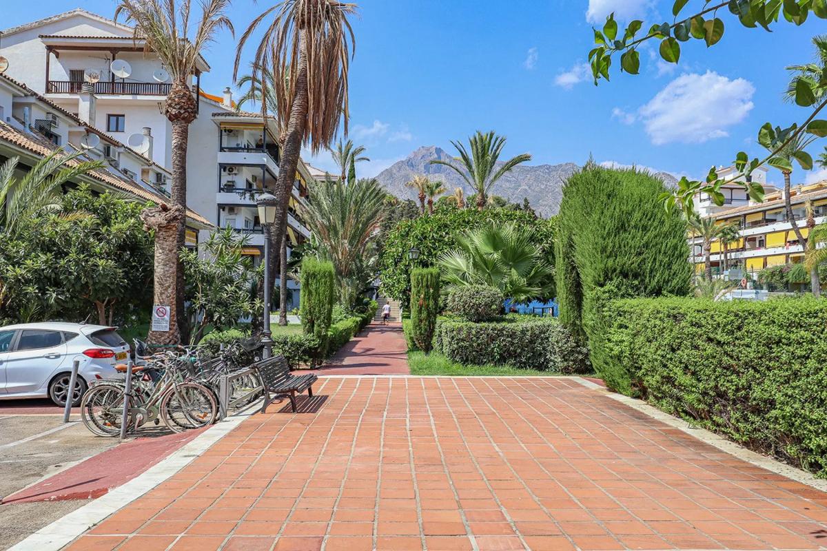Venta de piso en Calle margarita, Marbella
photo 1