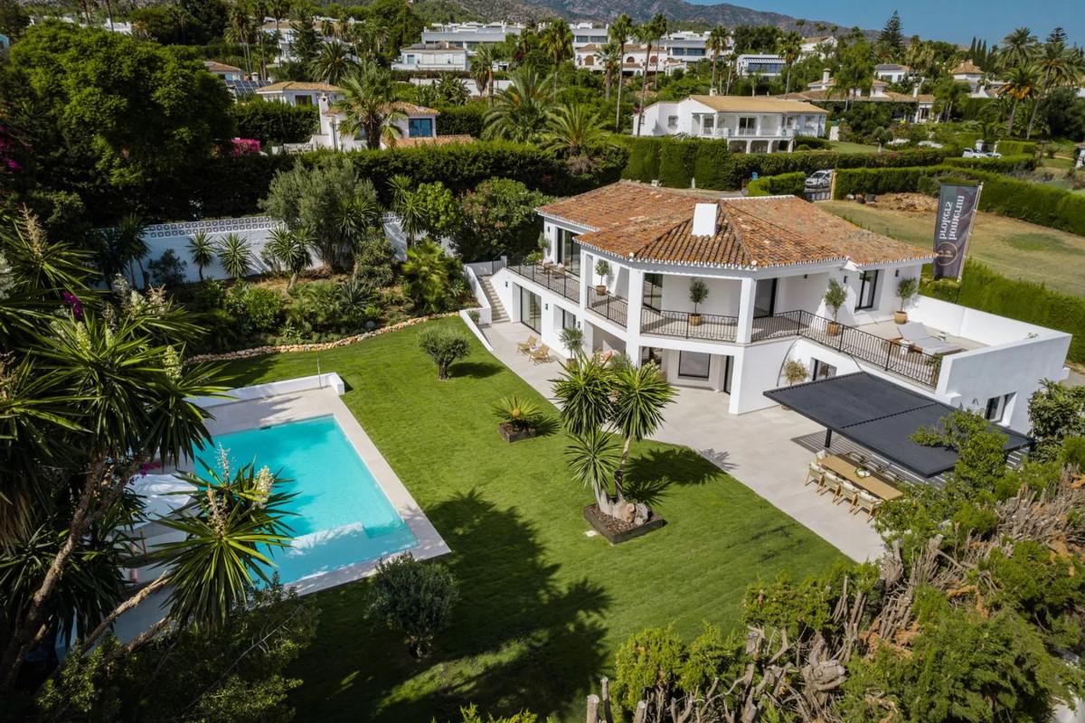 Sprzedaż niezależnego domku jednorodzinnego w Calle Bobadilla, 44, Marbella photo 1