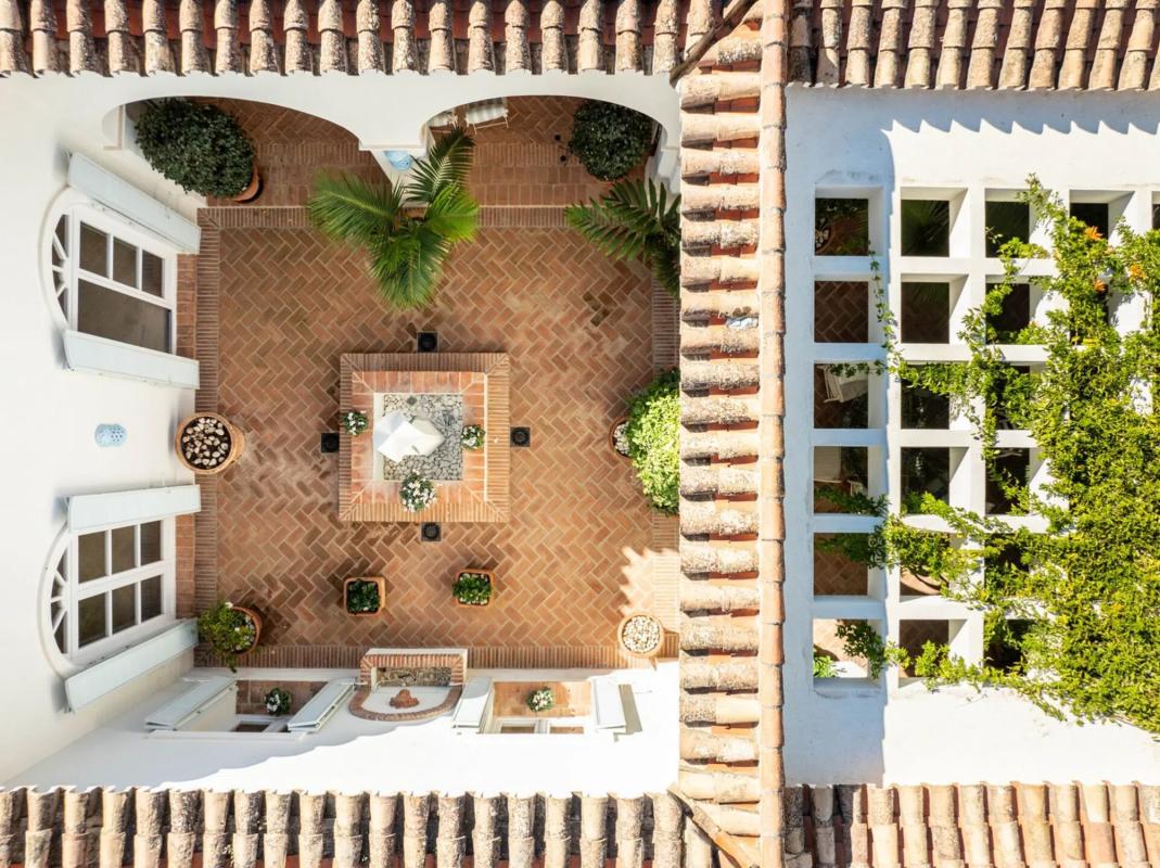 Sprzedaż niezależnego domku jednorodzinnego w  Barrio Sierra Blanca, Marbella photo 2