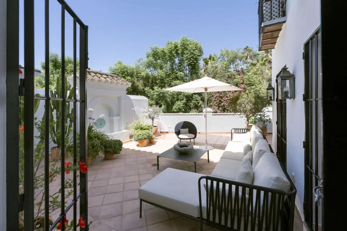 Venta de chalet adosado en Barrio Puente Romano , Marbella photo 4