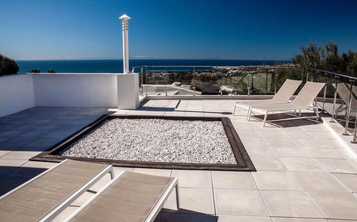 Venta de chalet adosado en Barrio Sierra Blanca , Marbella photo 5