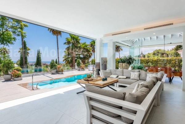 Chalet wolnostojący na sprzedaż w  Barrio La Carolina-Guadalpín, Marbella photo 3