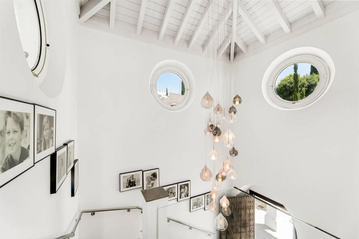 Продажа отдельного шале в  Urbanización El Capricho, Марбелла photo 3