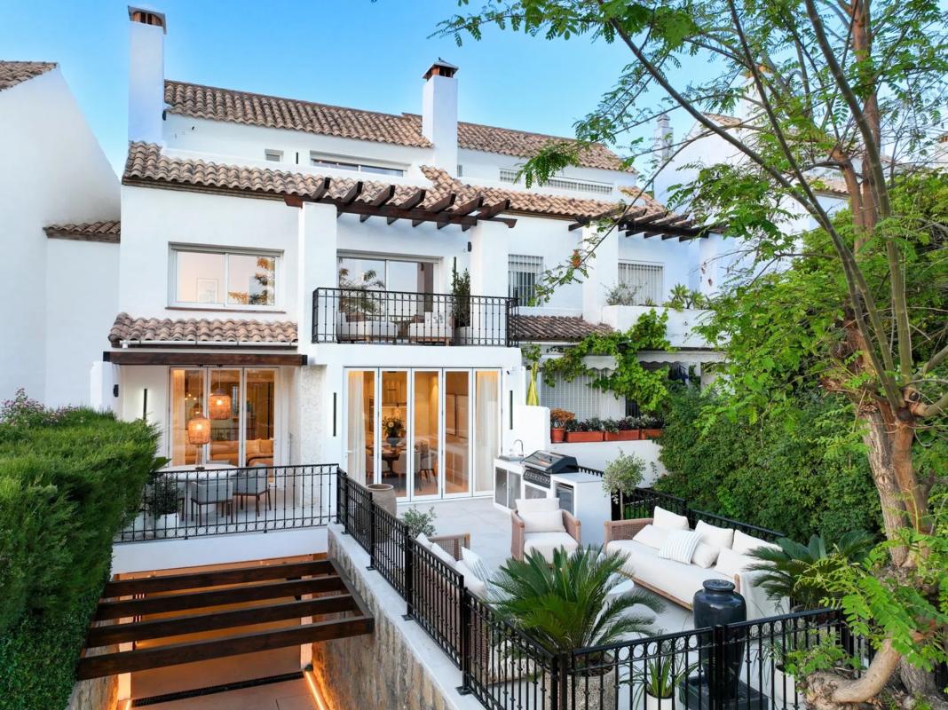 Venta de chalet adosado en Barrio Lomas de Marbella Club , Marbella photo 4