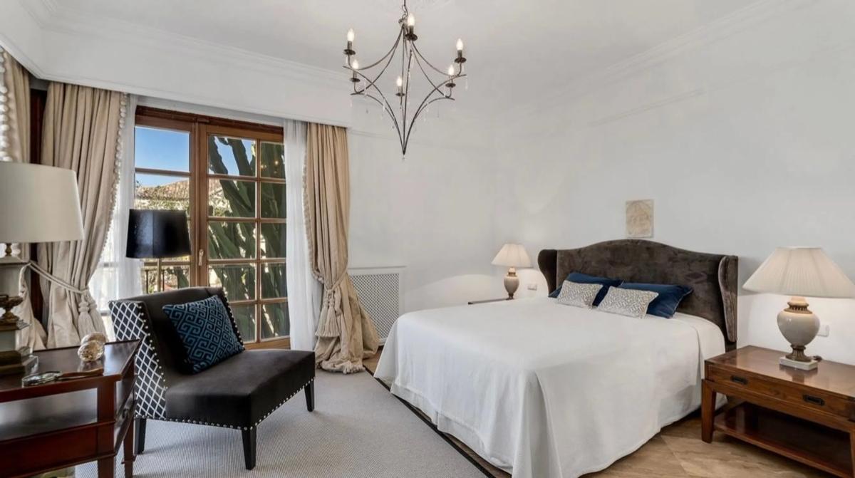 Sprzedaż niezależnego domku jednorodzinnego w Calle Vivaldi, 36, Marbella photo 1