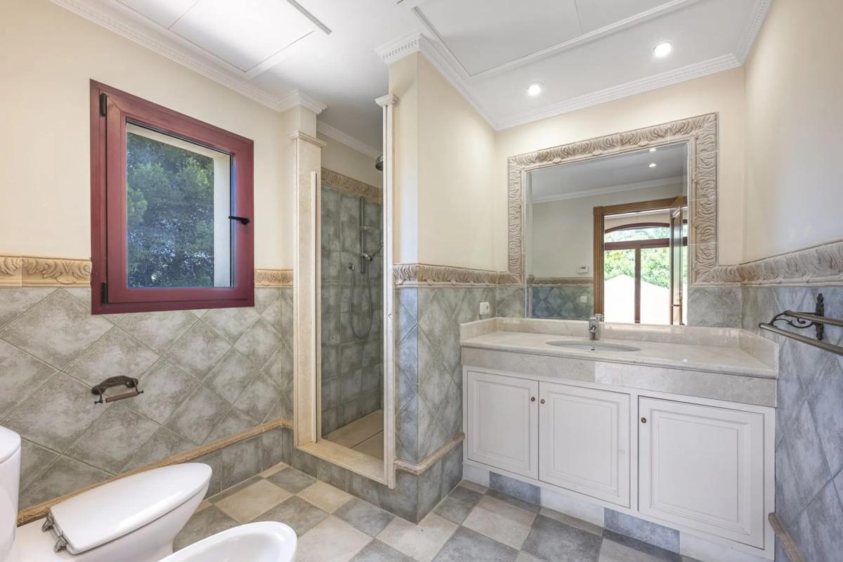 Sprzedaż niezależnego domku jednorodzinnego w  Urbanizacion Altos Reales, 9 A, Marbella photo 2