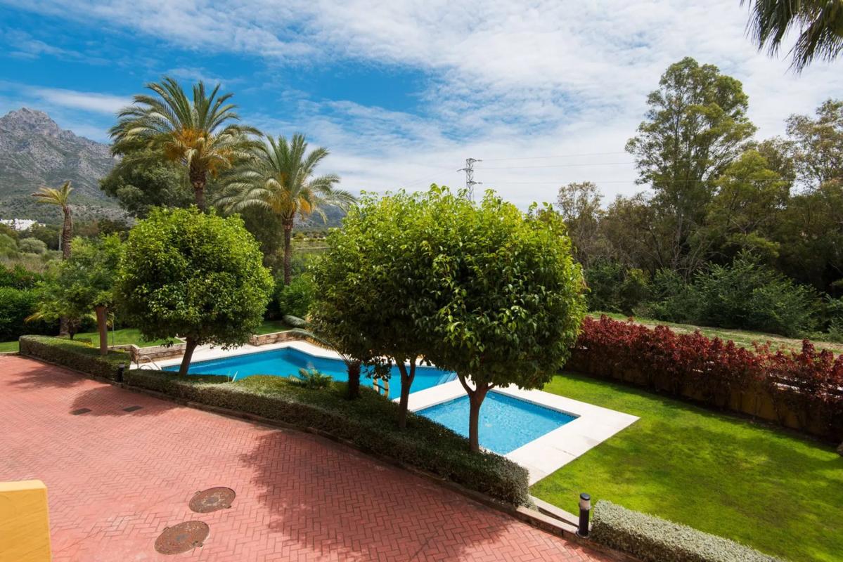 Venta de chalet adosado en Barrio Nagüeles , Marbella photo 3