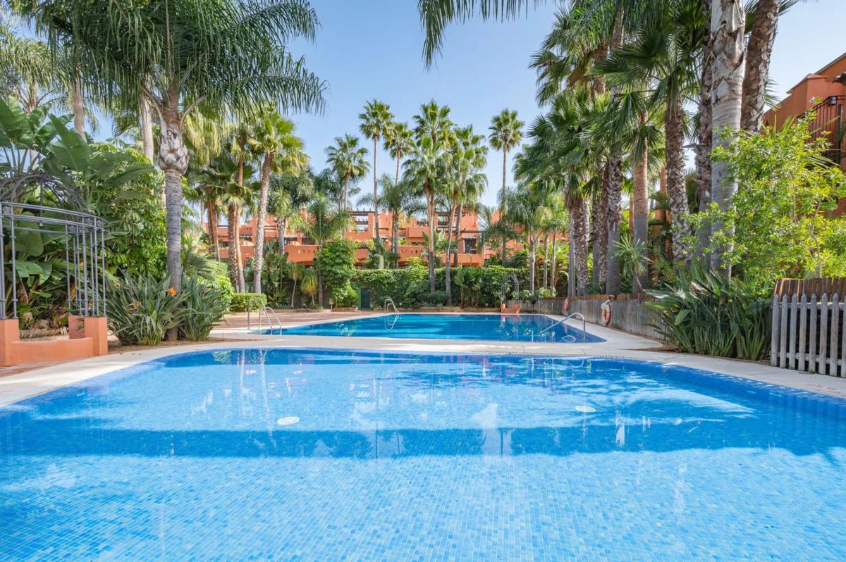 Venta de chalet adosado en Poligono URPNG9, 22 , Marbella photo 1