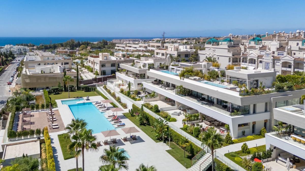 Venta de duplex en Barrio Las Lomas de Río Verde, Marbella photo 1