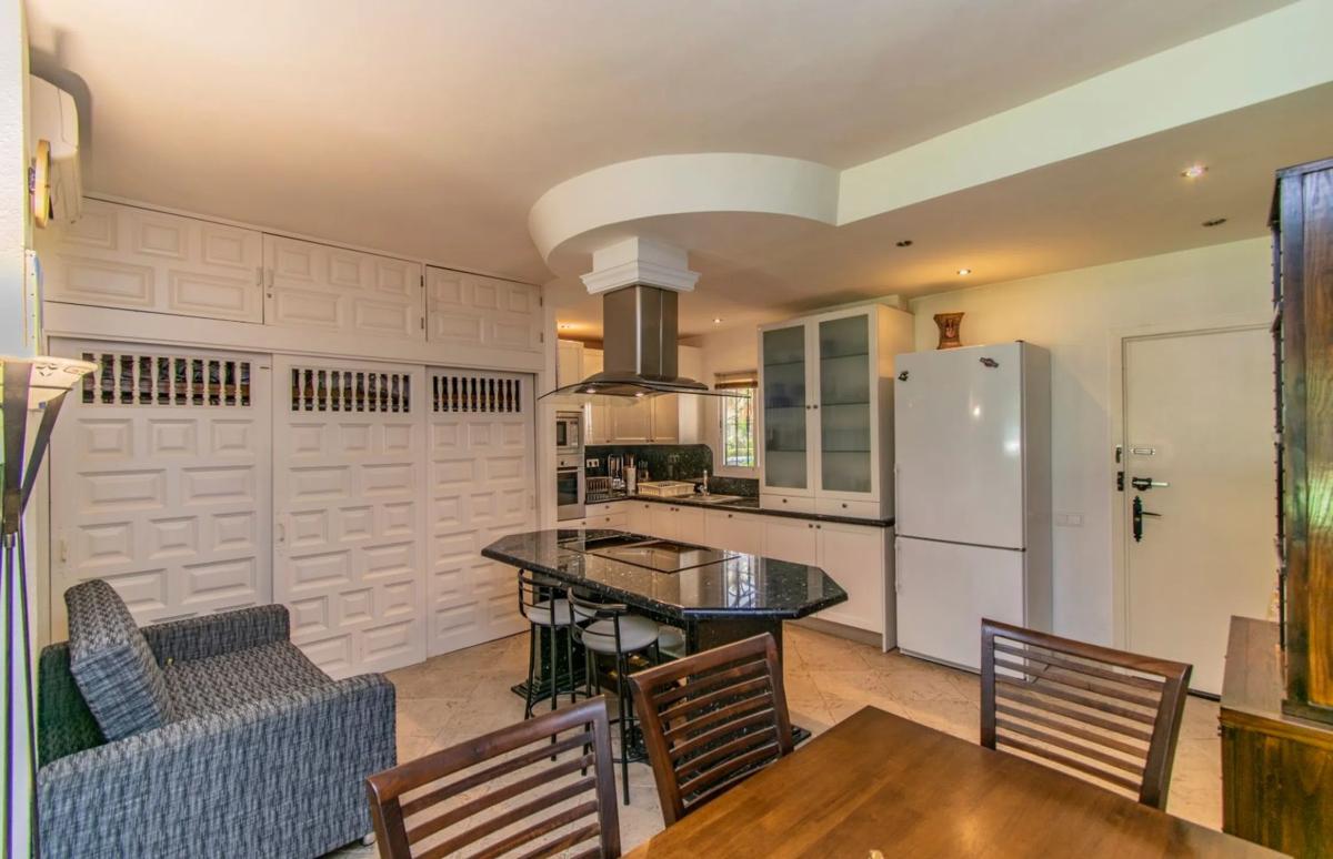 Sale of apartment in Calle margarita, Marbella
photo 1