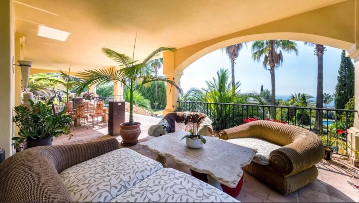 Sale of independent chalet in Calle Vivaldi s/n, Marbella
photo 5