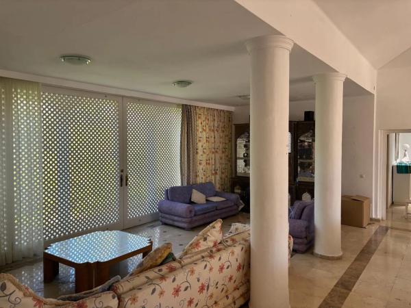 Частный шале на продаже в  Urbanización la Capellanía, Марбелла photo 3