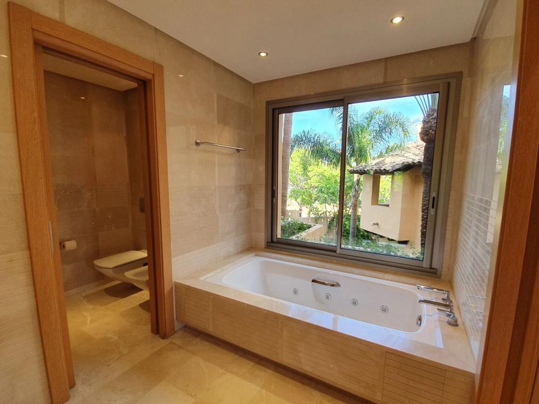 Venta de piso en Avenida Buchinger, Marbella
 photo 3