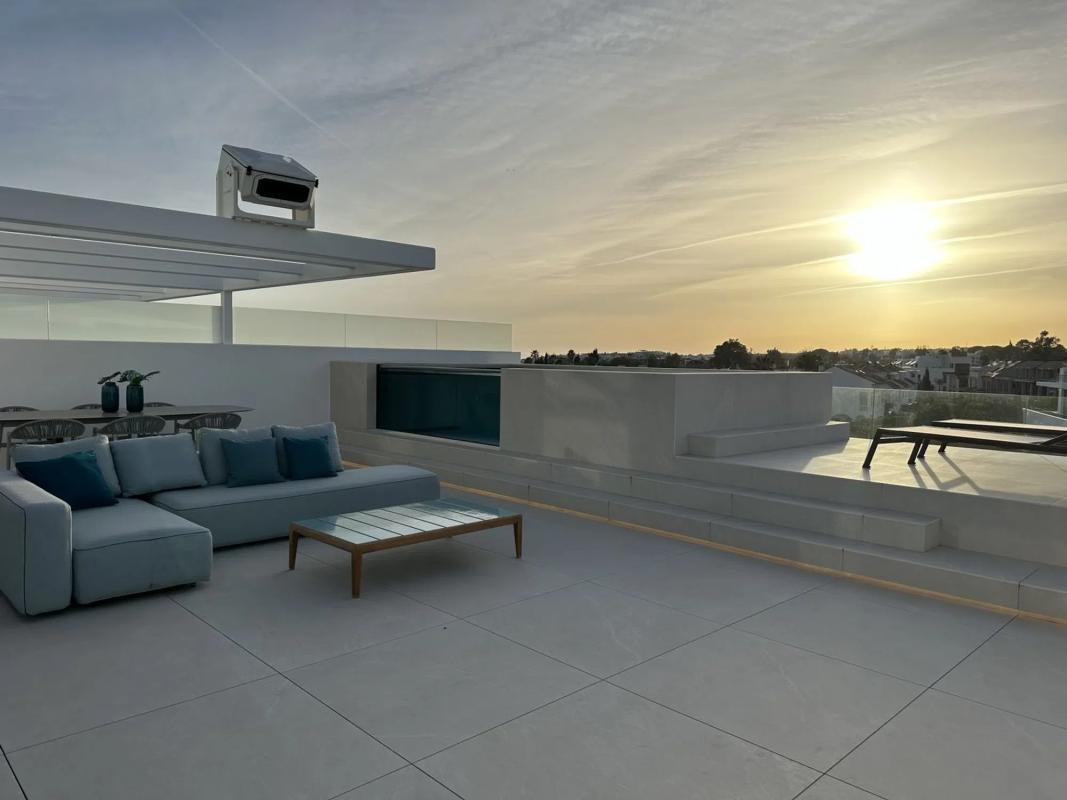 Продажа отдельного шале в  Barrio Las Lomas de Río Verde, Марбелла photo 2