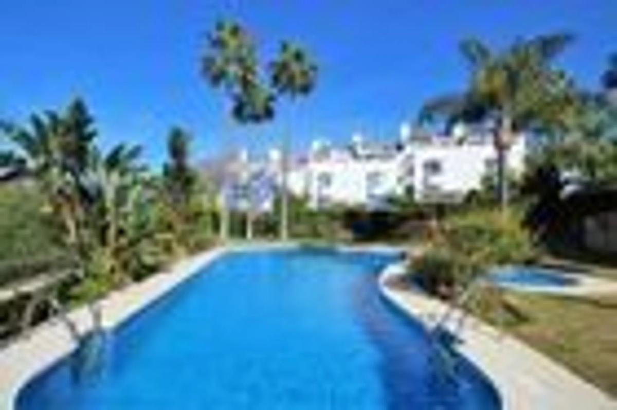 Venta de chalet adosado en  Urbanizacion Lomas Marbella, 5 , Marbella photo 5