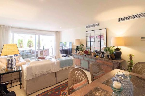 Piso en venta en Urbanización Santa Margarita, 2, Marbella
 photo 2