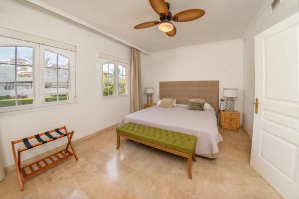 Chalet pareado en calle Estena photo 1