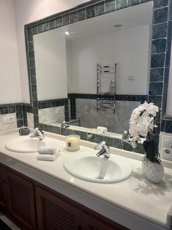 Sale of apartment in Barrio Lomas de Marbella Club, Marbella
photo 1