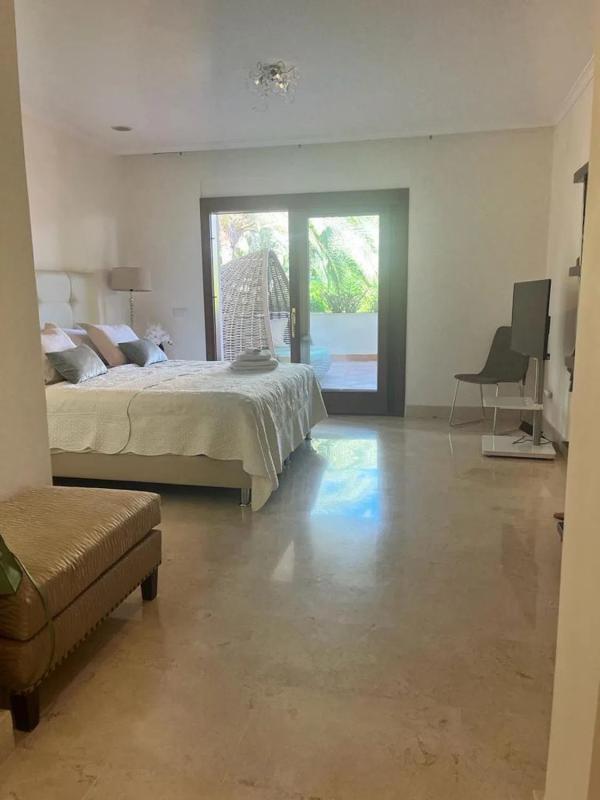 Sale of apartment in Barrio Lomas de Marbella Club, Marbella
photo 2