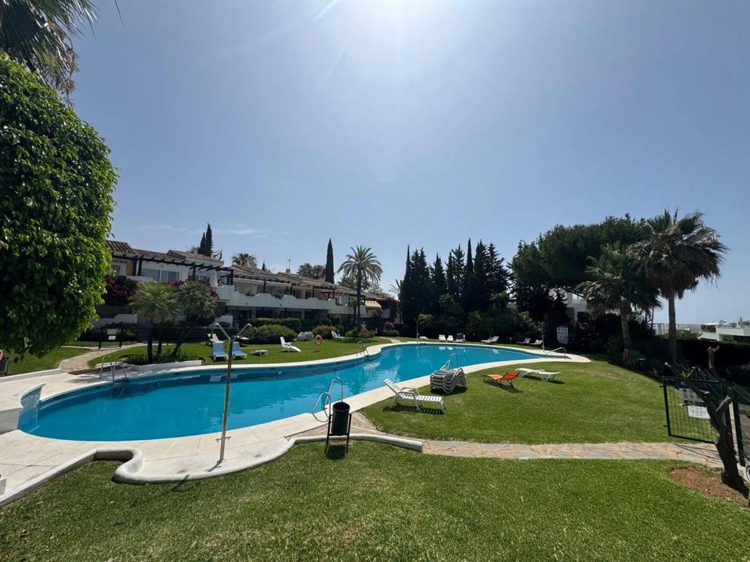 Sale of apartment in CL MONTEMEDIO-B SIERRA BLANC s/n, Marbella
photo 2