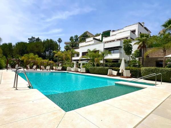 Apartment for sale in Urbanización Monte Paraíso, 5, Marbella photo 1