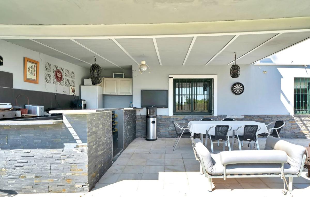 Sale of independent chalet in Vía, Marbella
 photo 3