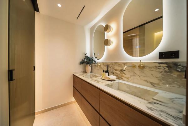 Apartment for sale in Barrio Lomas de Marbella Club, Marbella thumbnail 2