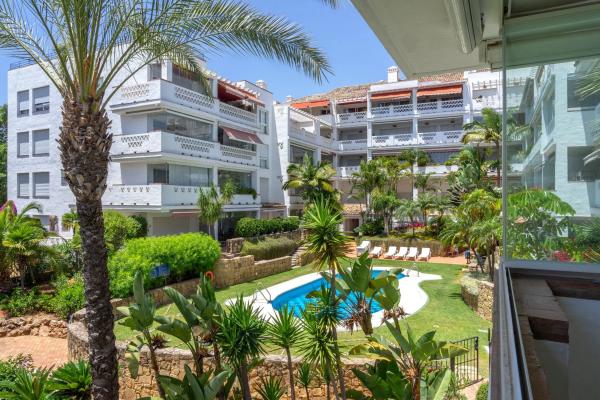 Piso en venta en BV PRINCIPE ALFONSO HOHENLOH, 1, Marbella
 photo 1