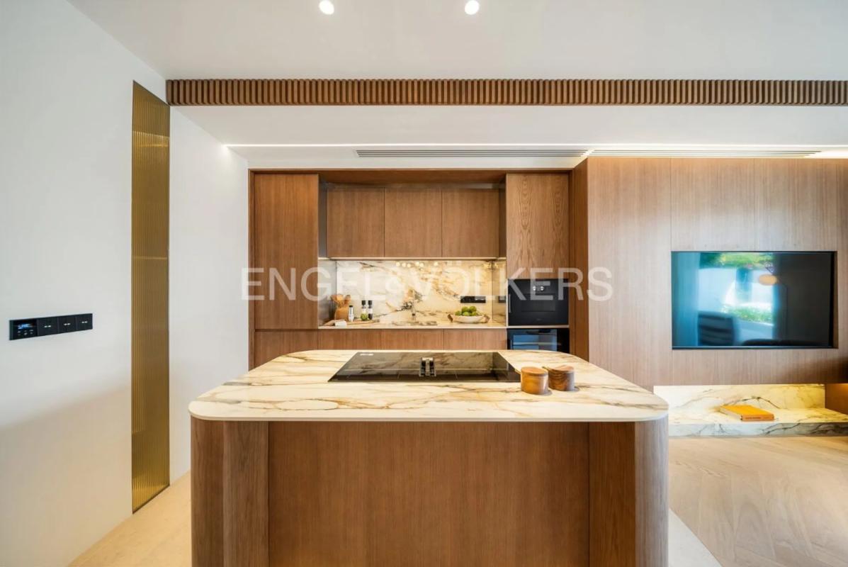 Sale of apartment in Calle Cerro Andevalo, Marbella
photo 3