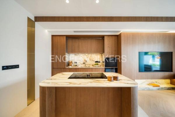 Apartment for sale in Calle Cerro Andevalo, Marbella thumbnail 2