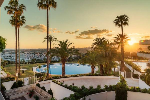 Apartment for sale in  Calle Cerro Andevalo, Marbella photo 4
