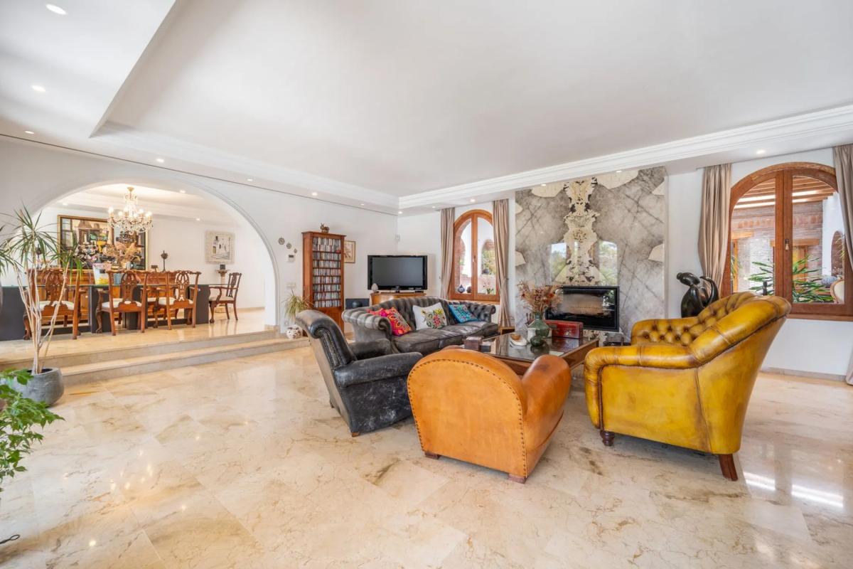 Sale of independent chalet in Barrio Sierra Blanca, Marbella
photo 4