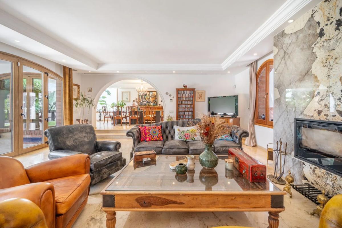 Sale of independent chalet in Barrio Sierra Blanca, Marbella
photo 5