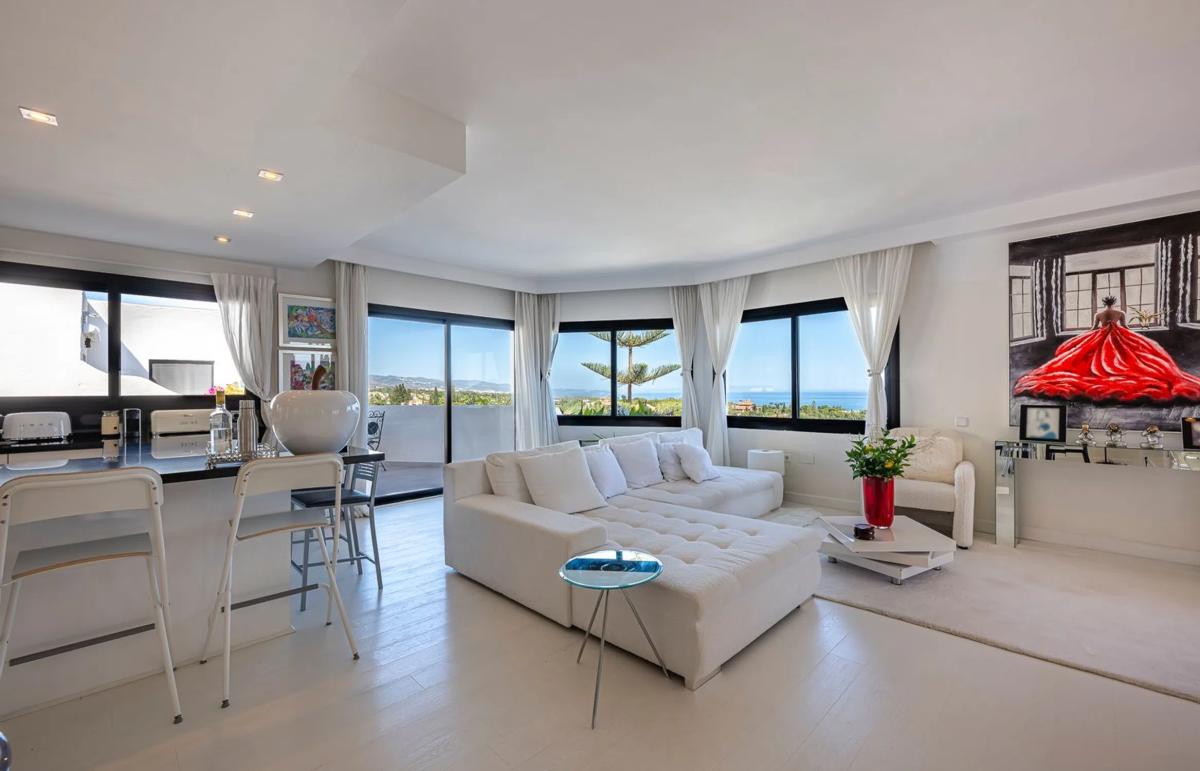 Sprzedaż poddasza w Lugar Urbanizacion Lomas de Marbella Club, 101 A, Marbella photo 1