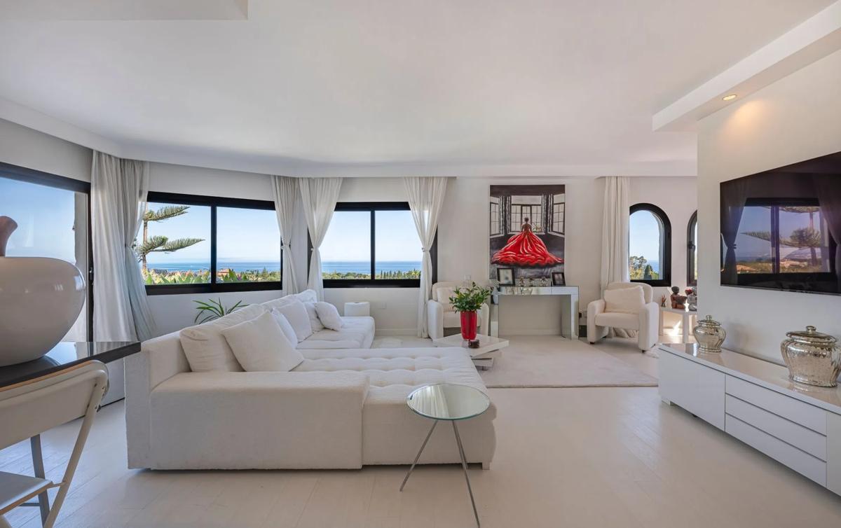 Sprzedaż poddasza w Lugar Urbanizacion Lomas de Marbella Club, 101 A, Marbella photo 2