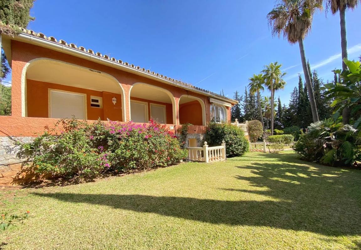 Продажа отдельного шале в  Barrio Sierra Blanca, Марбелла photo 2