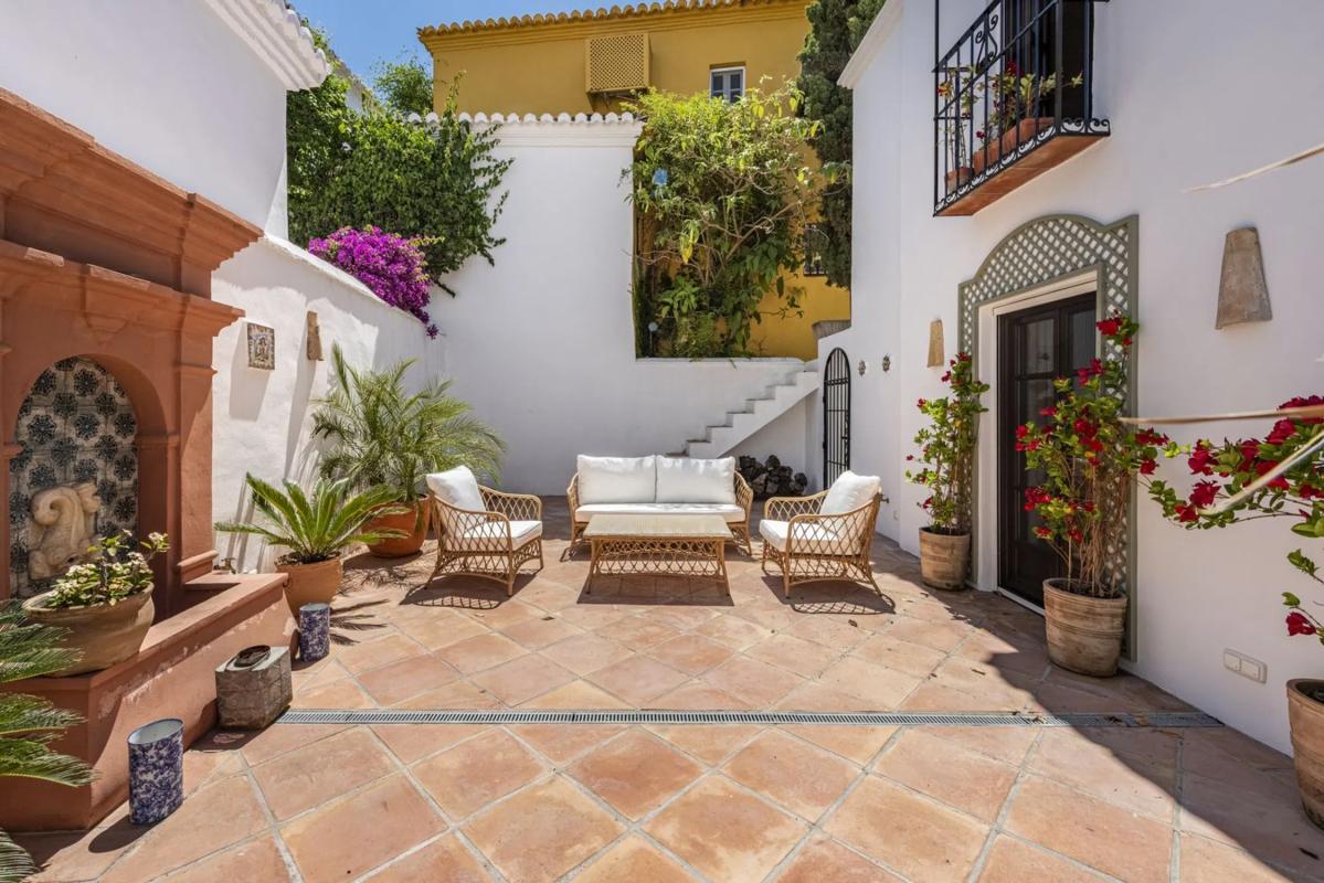 Продажа таунхауса в  Barrio Lomas de Marbella Club , Марбелла photo 2