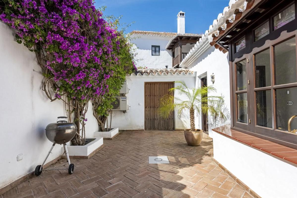 Продажа таунхауса в  Barrio Lomas de Marbella Club , Марбелла photo 5