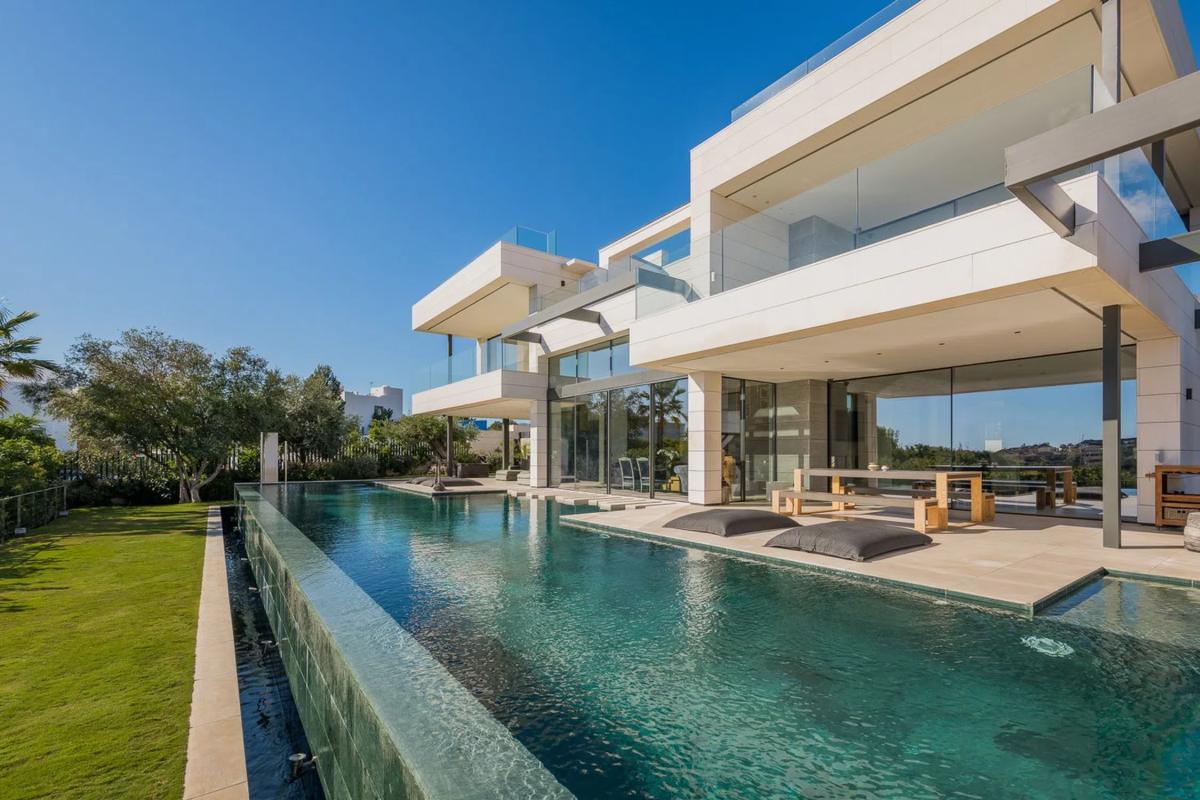 Venta de chalet independiente en Lugar Finca San Francisco, Marbella
photo 1